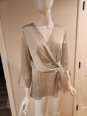 Vince Camuto Wrap-Front V-Neck Women's Blouse in Multi-Color Geometric Print